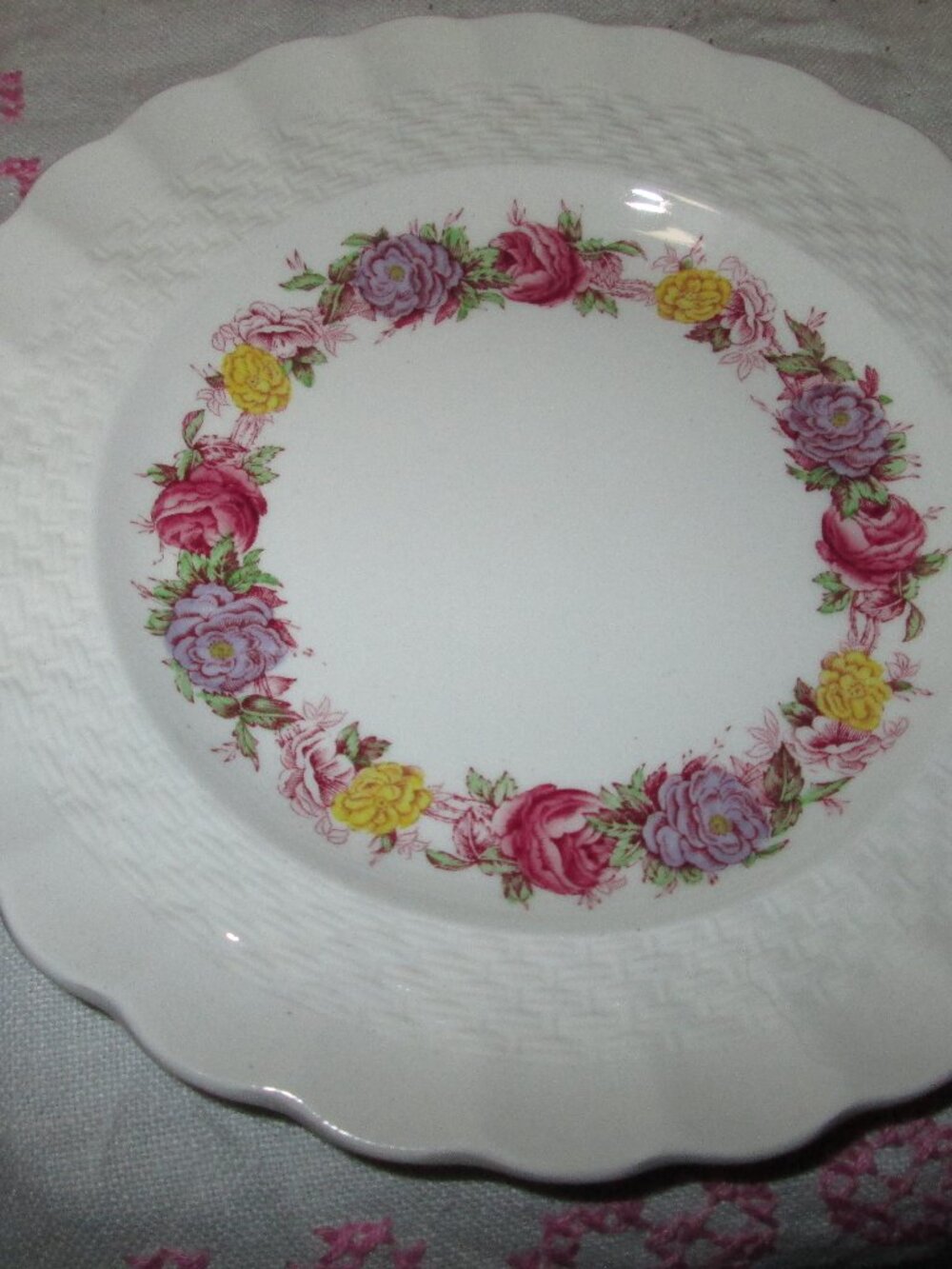 Vtg Spode Briar Rose Copeland England 10.5 in cottge core floral mint